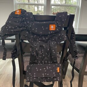 Tula Black Bag with Adjustable Straps and Durable Fabric